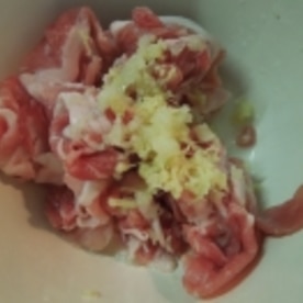 半熟目玉焼きのせ 豚ニラもやし丼 レシピ 作り方 By ミルク白うさぎ 楽天レシピ 半熟目玉焼きのせ 豚ニラもやし丼 レシピ 作り方 By ミルク白うさぎ 楽天レシピ